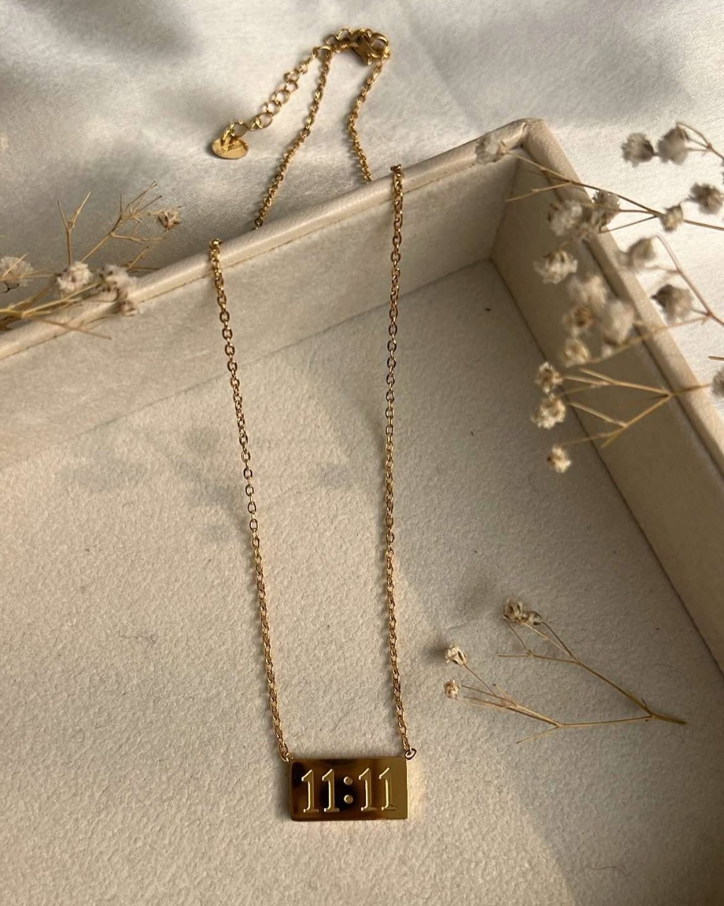 Simple Pendant with 11:11 Engeaving