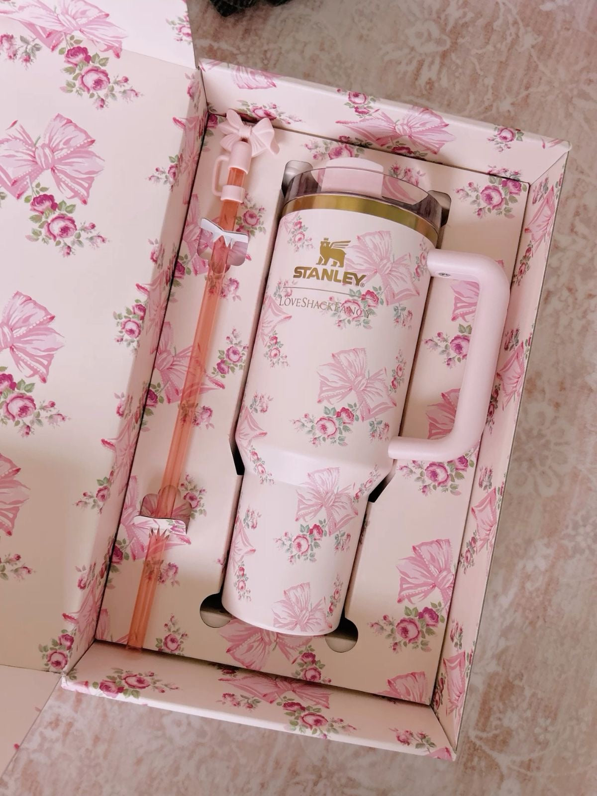 Stanley x LoveShackFancy Quencher H2.0 Tumbler – Limited Edition Floral Gift Set