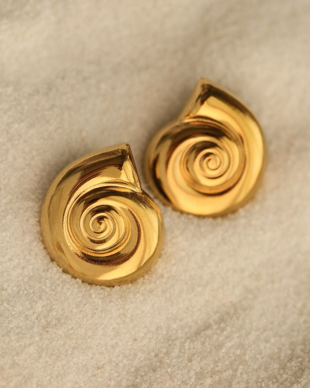 Golden Spiral Shell Earrings – Elegant Statement Jewelry