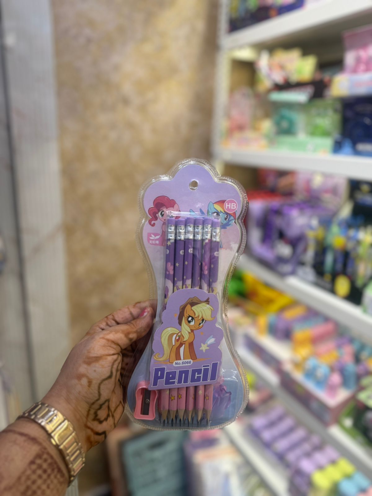 Pony-themed pencil set with sharpener